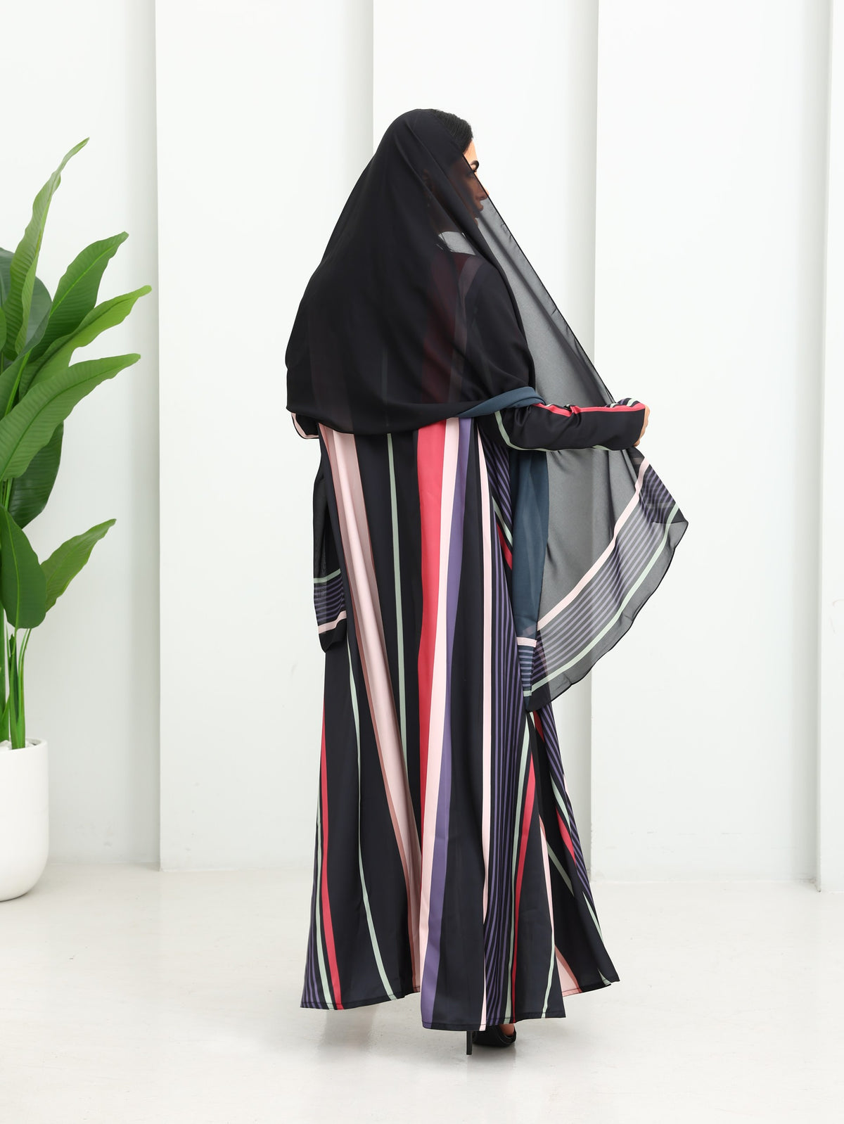 Abaya 300