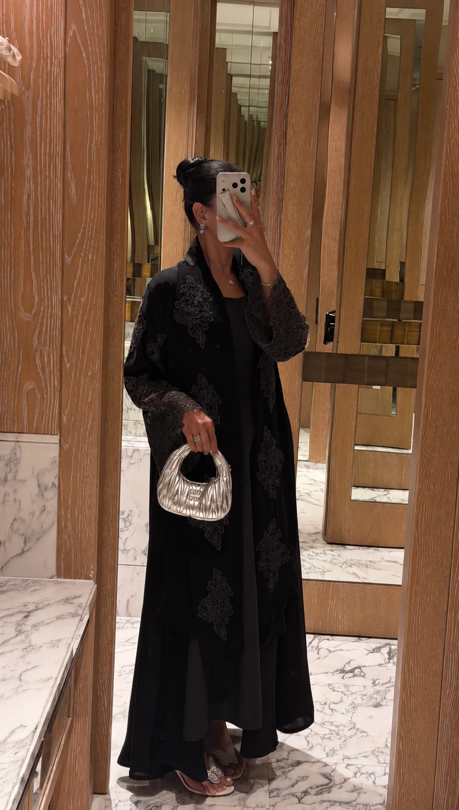 Abaya 209