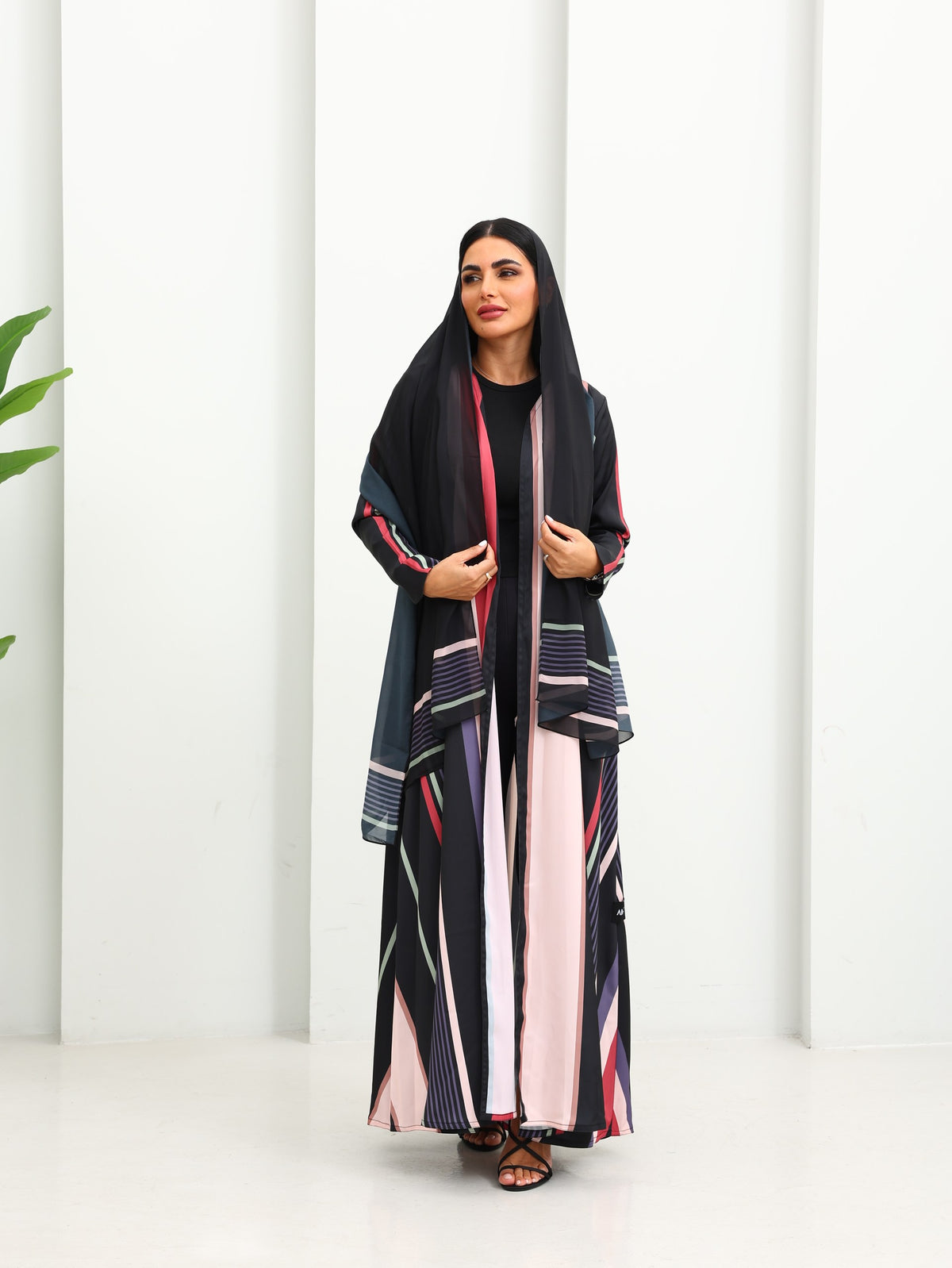Abaya 300