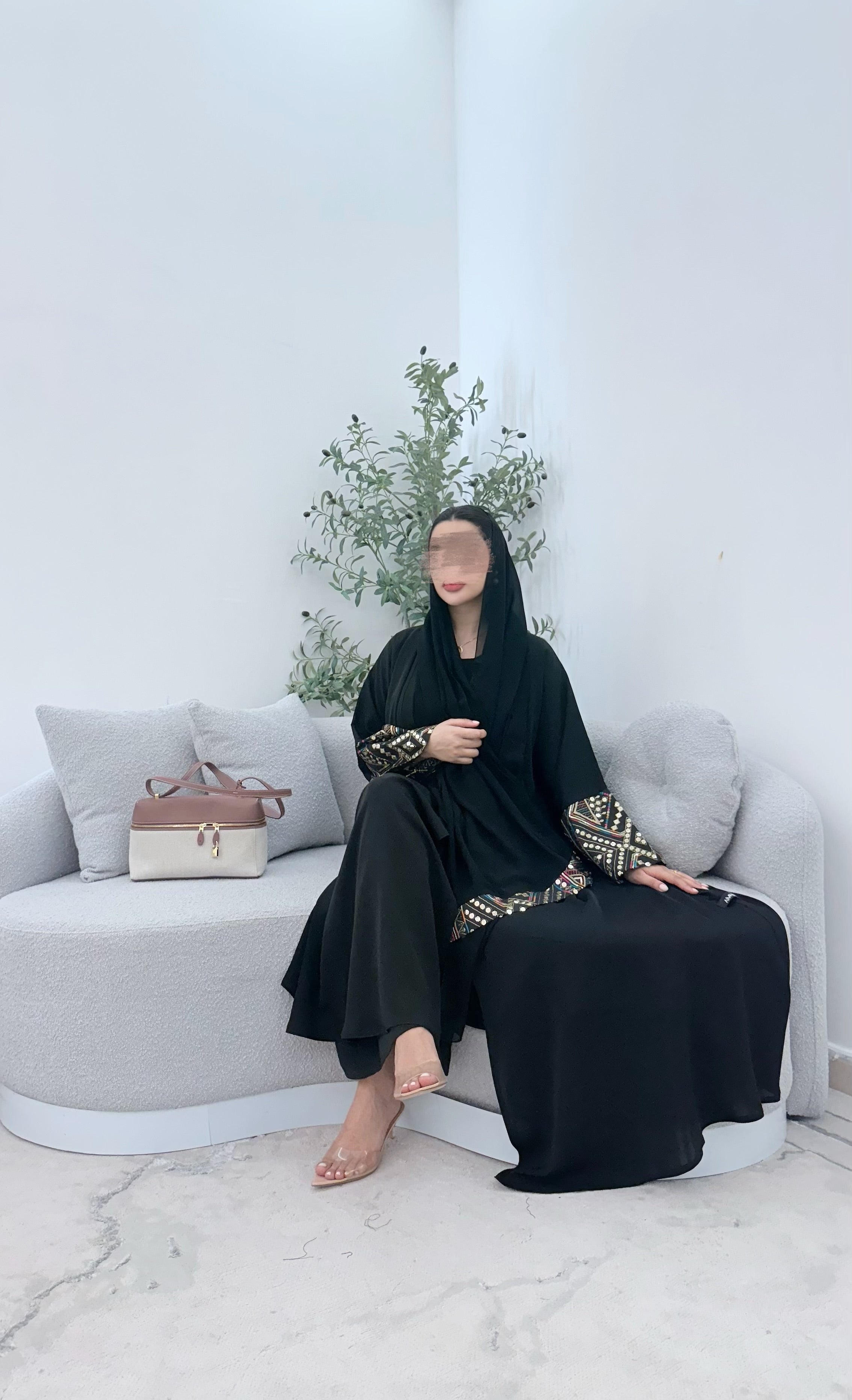 Abaya 81
