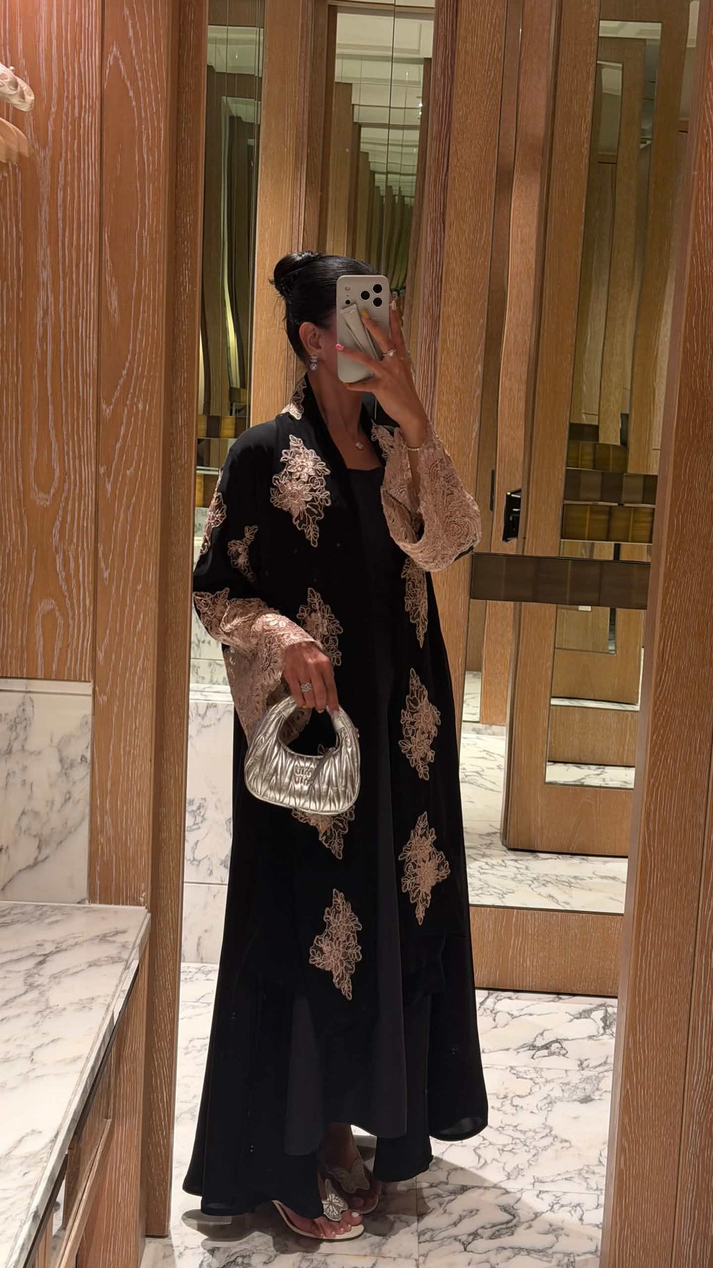 Abaya 210