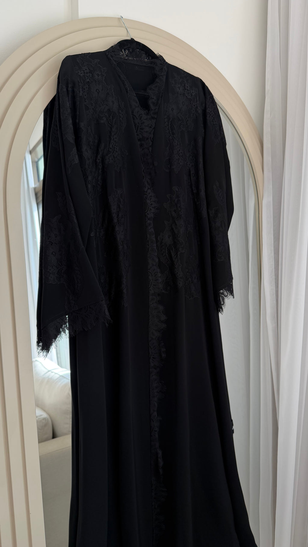 Lace abay black