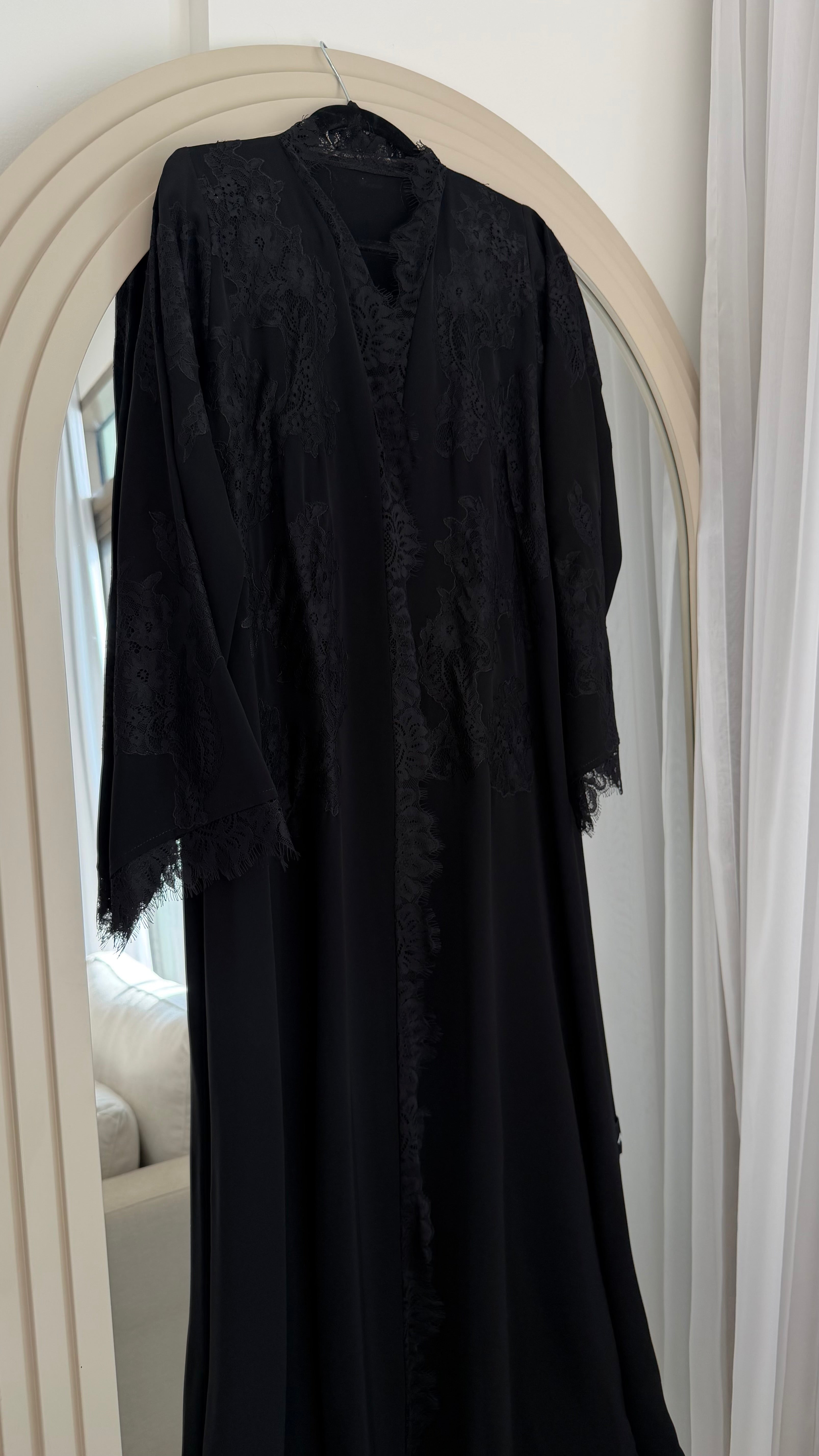 Lace abay black
