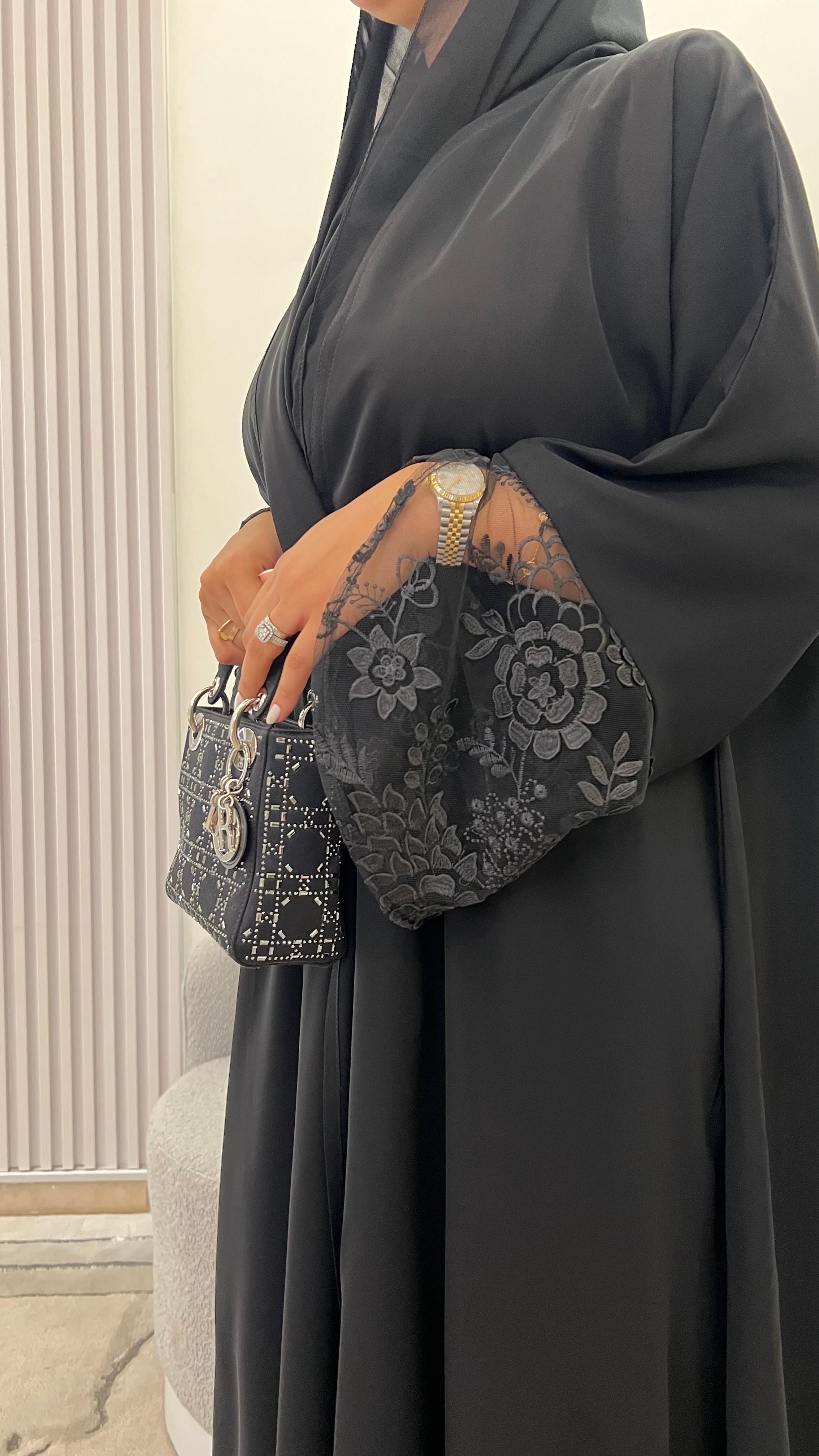 عبايه تطريز عند الايد