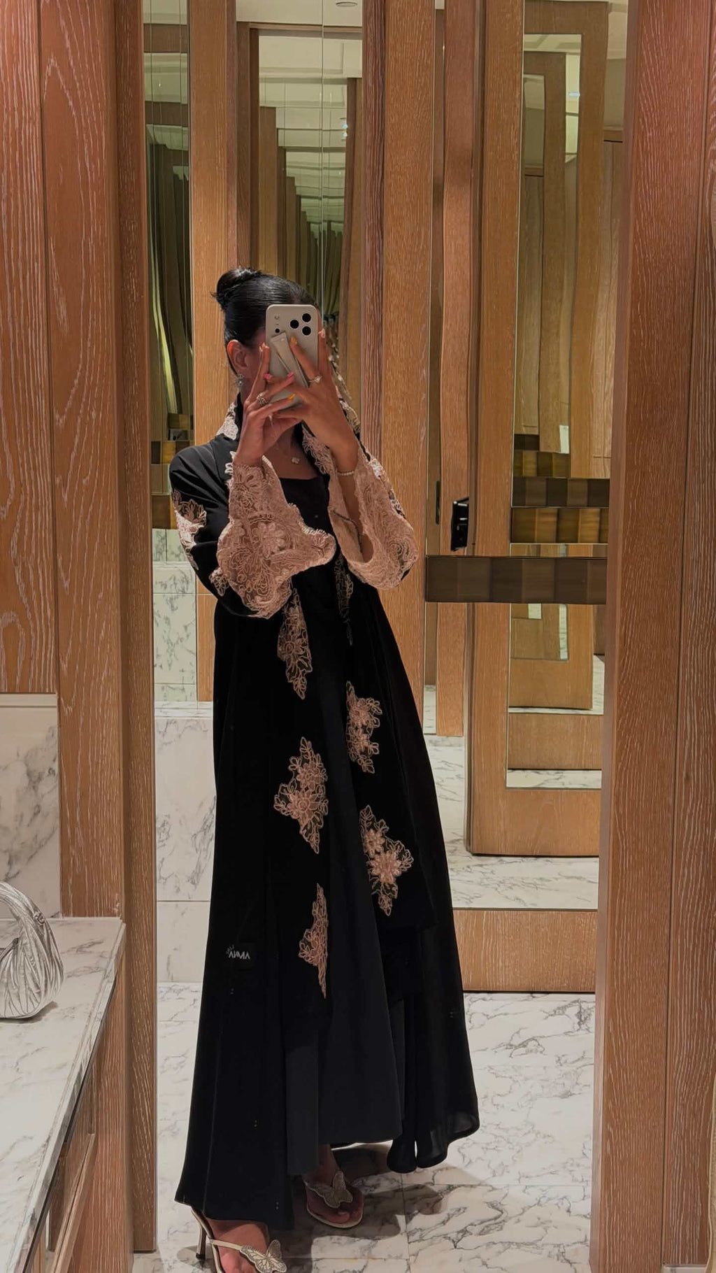 Abaya 210