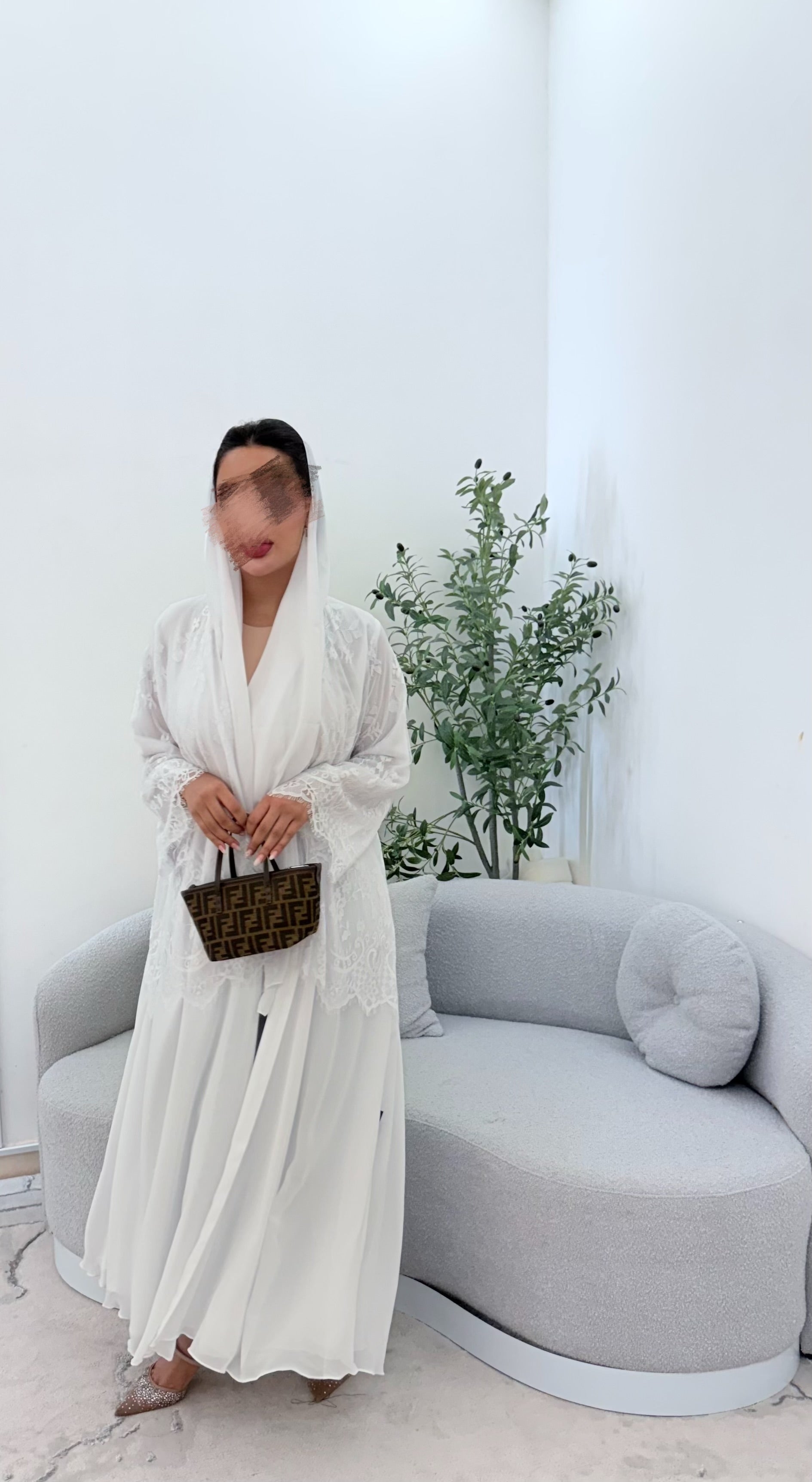 Lace abaya ( milky )