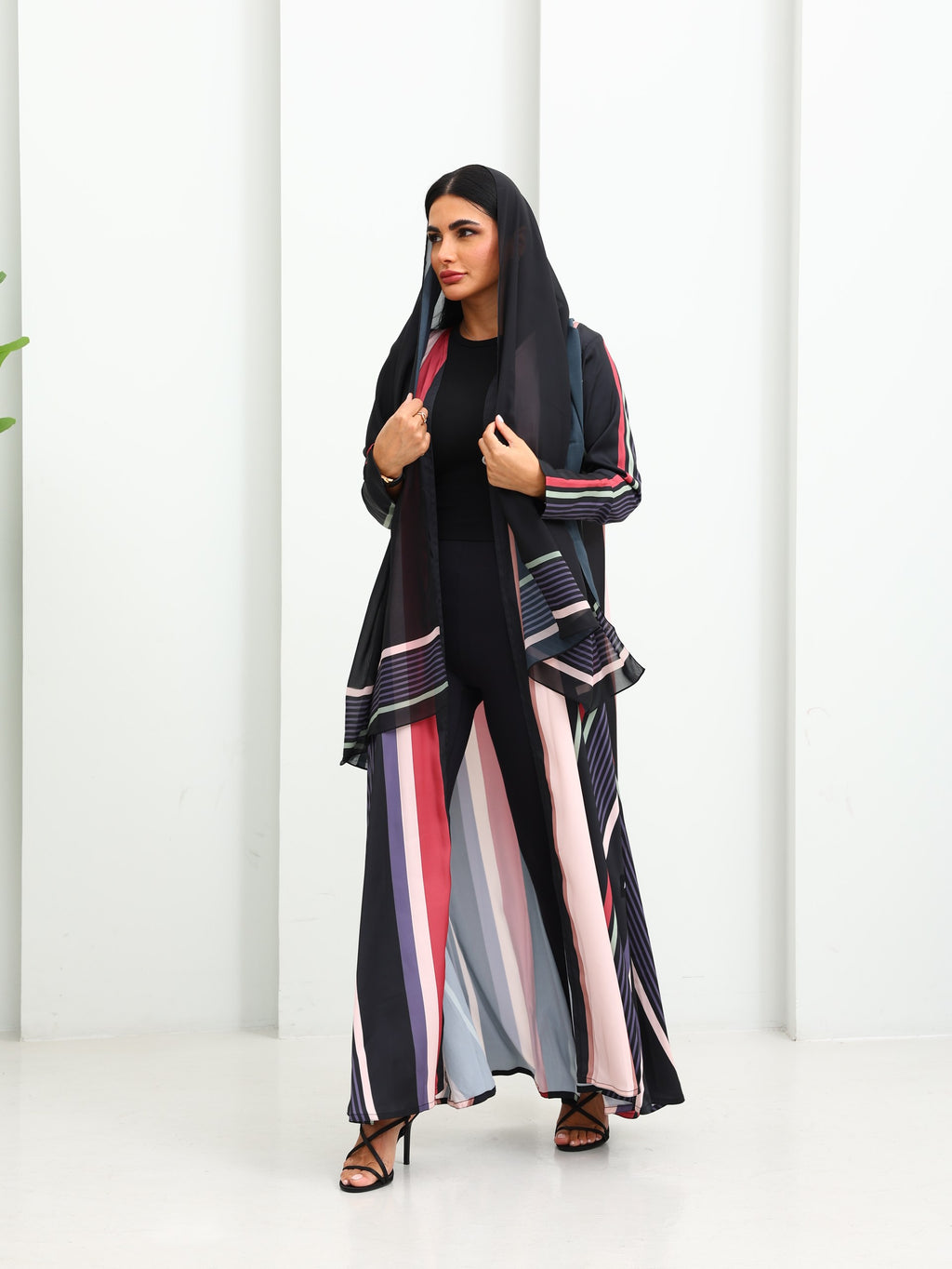 Abaya 300