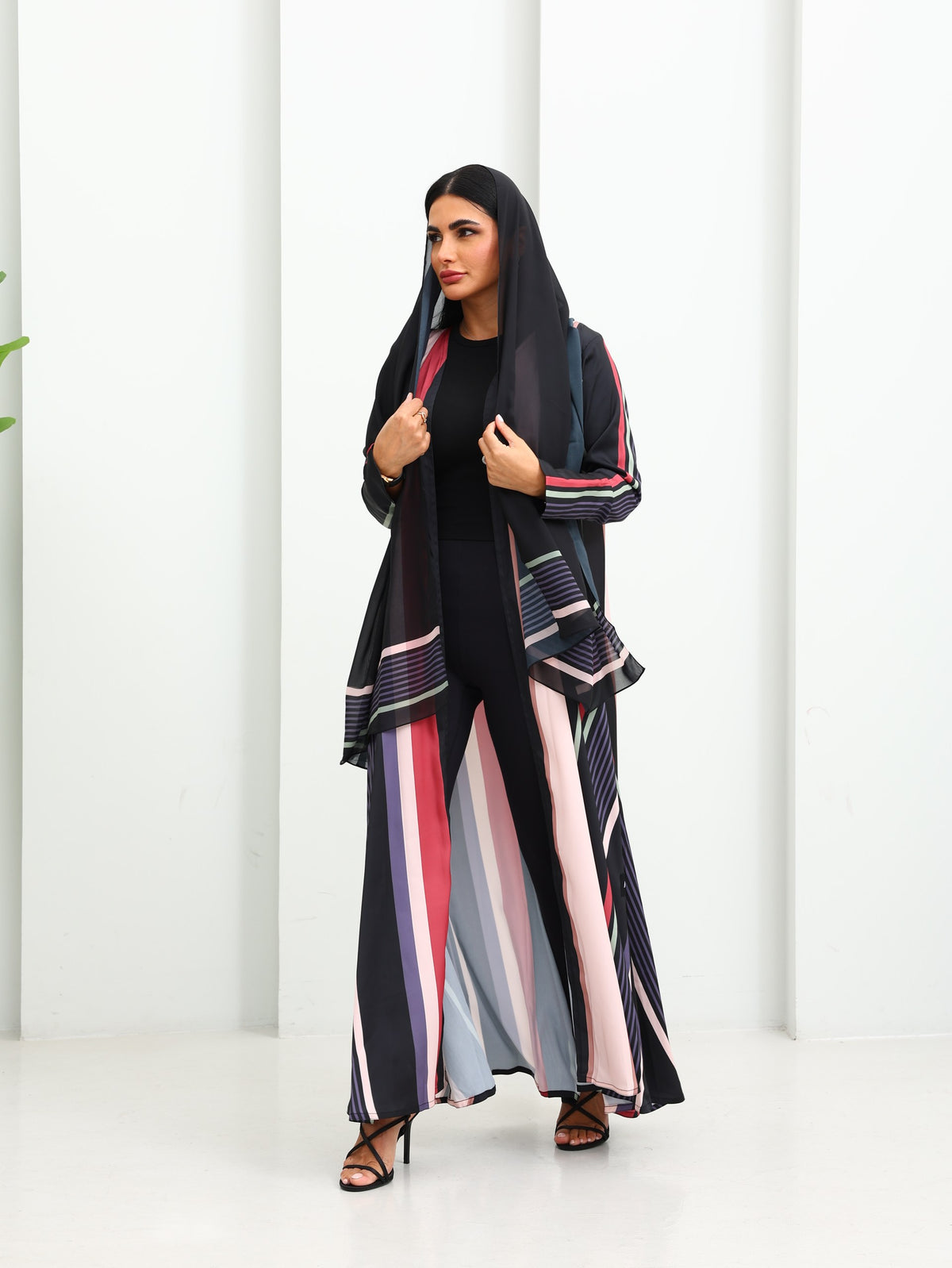 Abaya 300