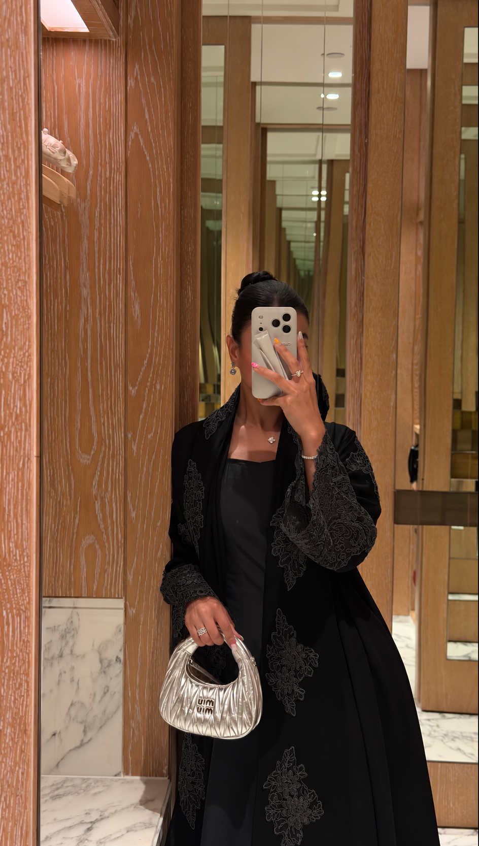 Abaya 209