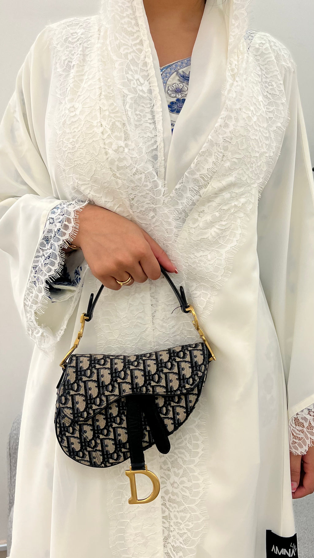 عباية دانتيل فرنسي